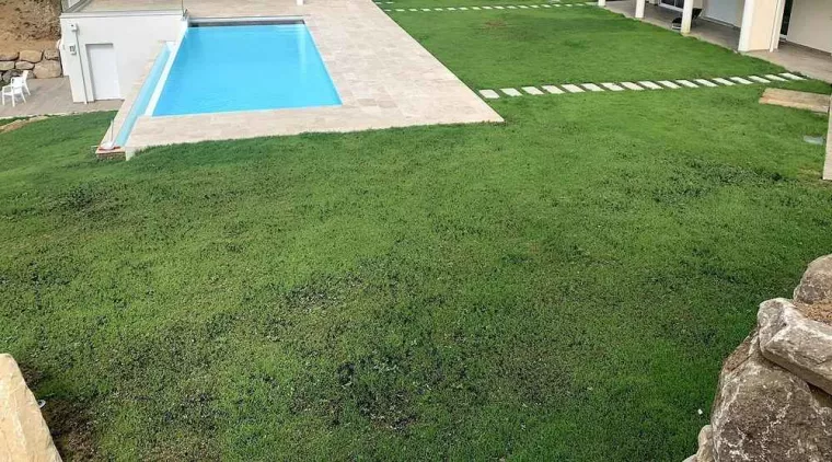 Comment conserver une pelouse verte digne de ce nom ? Un seul mot : l’entretien !, Ajaccio, Rivière Paysagiste