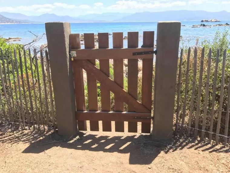 Délimitez votre terrain avec la pose d'une clôture et de portails, Ajaccio, Rivière Paysagiste